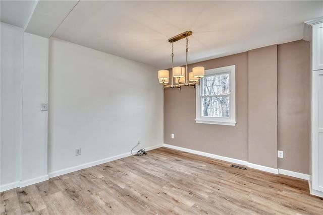 20 Sandoris Cir, Irondequoit, NY 14622