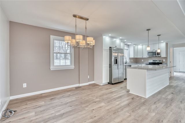 20 Sandoris Cir, Irondequoit, NY 14622