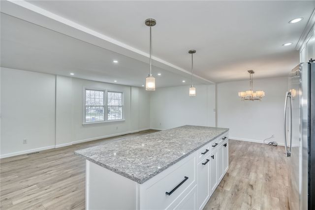 20 Sandoris Cir, Irondequoit, NY 14622