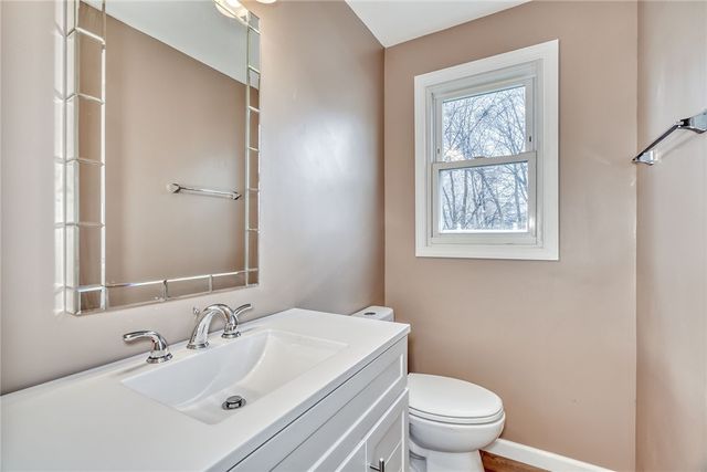 20 Sandoris Cir, Irondequoit, NY 14622