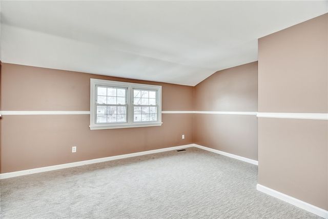 20 Sandoris Cir, Irondequoit, NY 14622