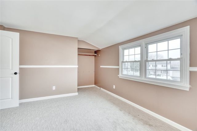 20 Sandoris Cir, Irondequoit, NY 14622