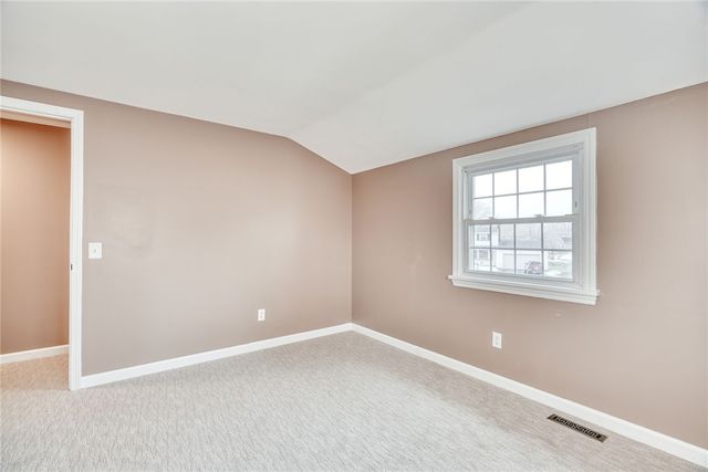 20 Sandoris Cir, Irondequoit, NY 14622