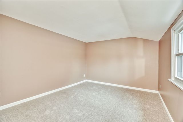 20 Sandoris Cir, Irondequoit, NY 14622