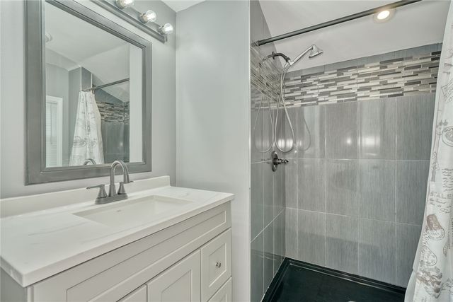 20 Sandoris Cir, Irondequoit, NY 14622