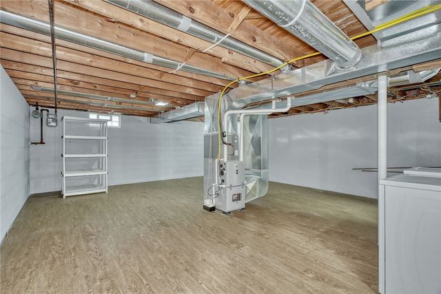 20 Sandoris Cir, Irondequoit, NY 14622