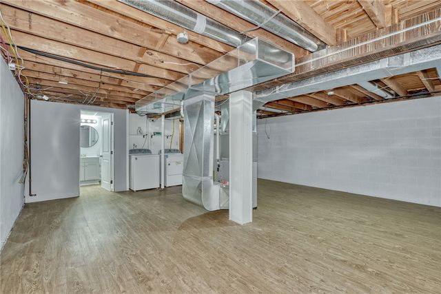 20 Sandoris Cir, Irondequoit, NY 14622