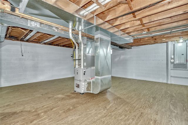 20 Sandoris Cir, Irondequoit, NY 14622