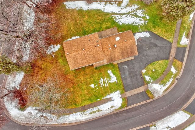 20 Sandoris Cir, Irondequoit, NY 14622