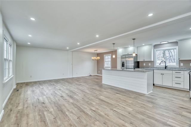 20 Sandoris Cir, Irondequoit, NY 14622