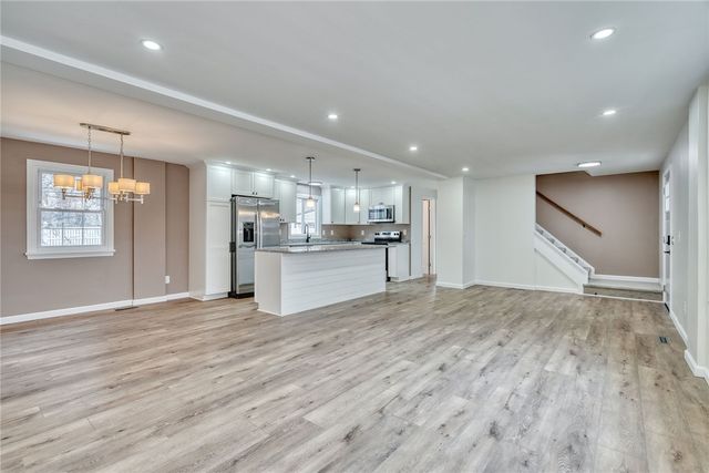 20 Sandoris Cir, Irondequoit, NY 14622