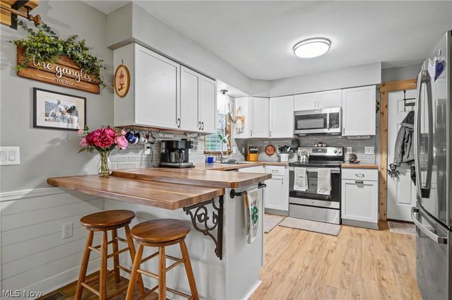 4556 Rootstown Road, Ravenna, OH 44266