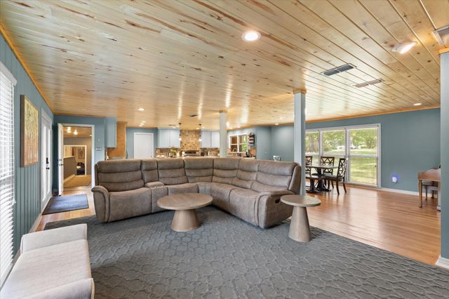 28 Rambling Rd., Longview, TX 75604