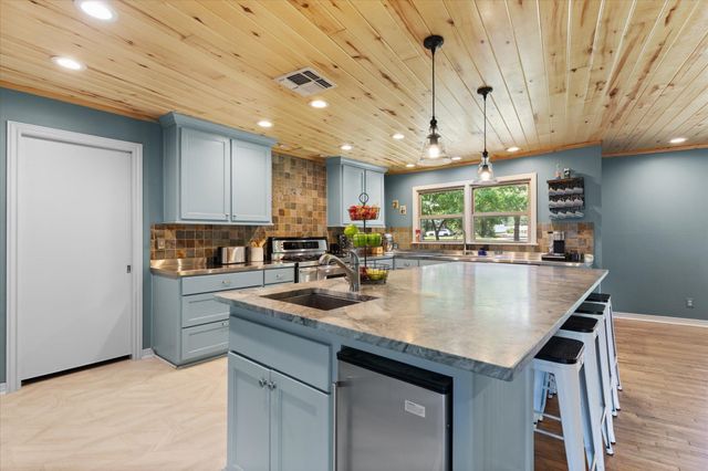28 Rambling Rd., Longview, TX 75604