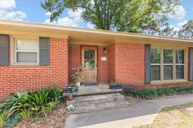 28 Rambling Rd., Longview, TX 75604