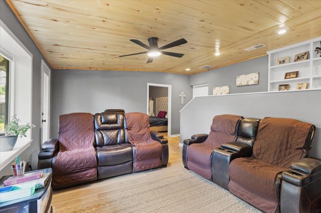 28 Rambling Rd., Longview, TX 75604