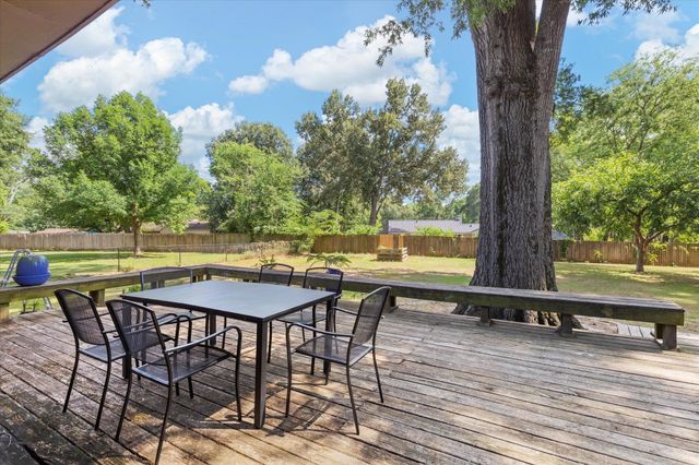 28 Rambling Rd., Longview, TX 75604