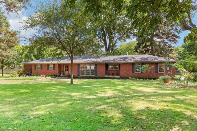 28 Rambling Rd., Longview, TX 75604
