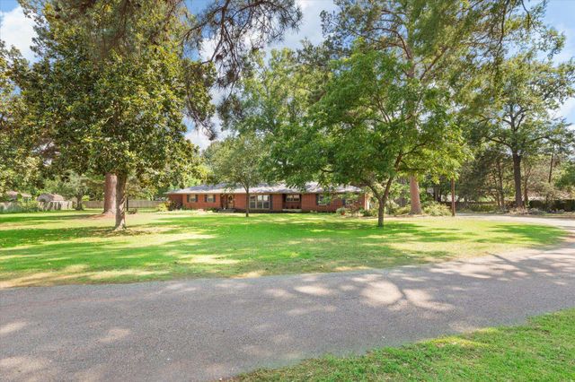 28 Rambling Rd., Longview, TX 75604