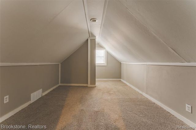 671 E Mansfield Avenue, Pontiac, MI 48340