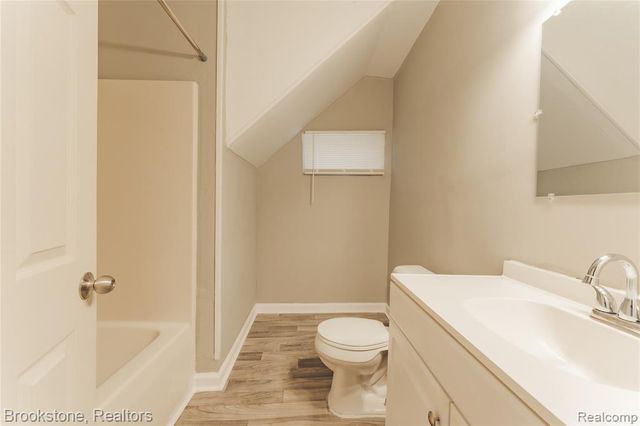 671 E Mansfield Avenue, Pontiac, MI 48340