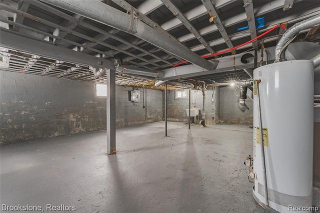 671 E Mansfield Avenue, Pontiac, MI 48340