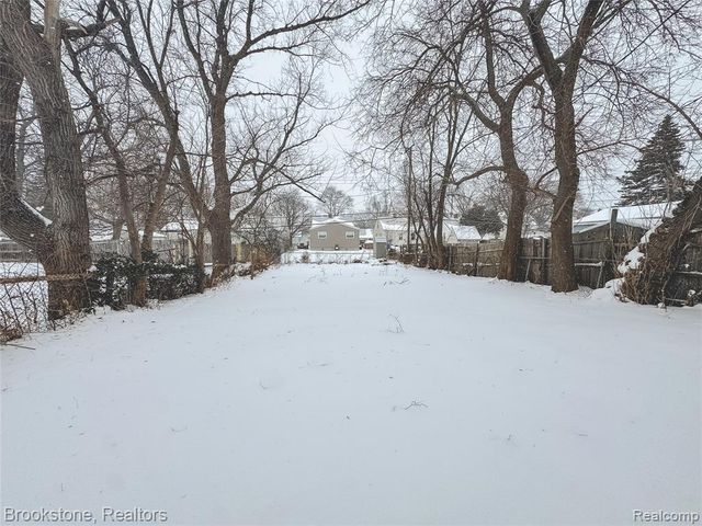 671 E Mansfield Avenue, Pontiac, MI 48340