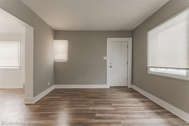 671 E Mansfield Avenue, Pontiac, MI 48340