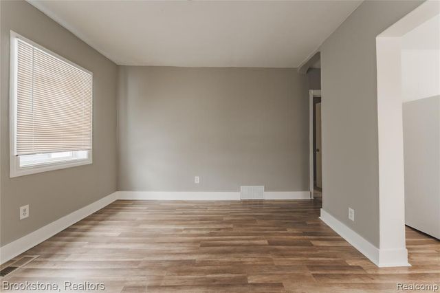 671 E Mansfield Avenue, Pontiac, MI 48340