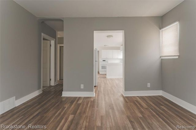 671 E Mansfield Avenue, Pontiac, MI 48340