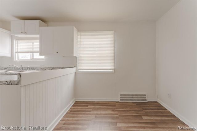 671 E Mansfield Avenue, Pontiac, MI 48340