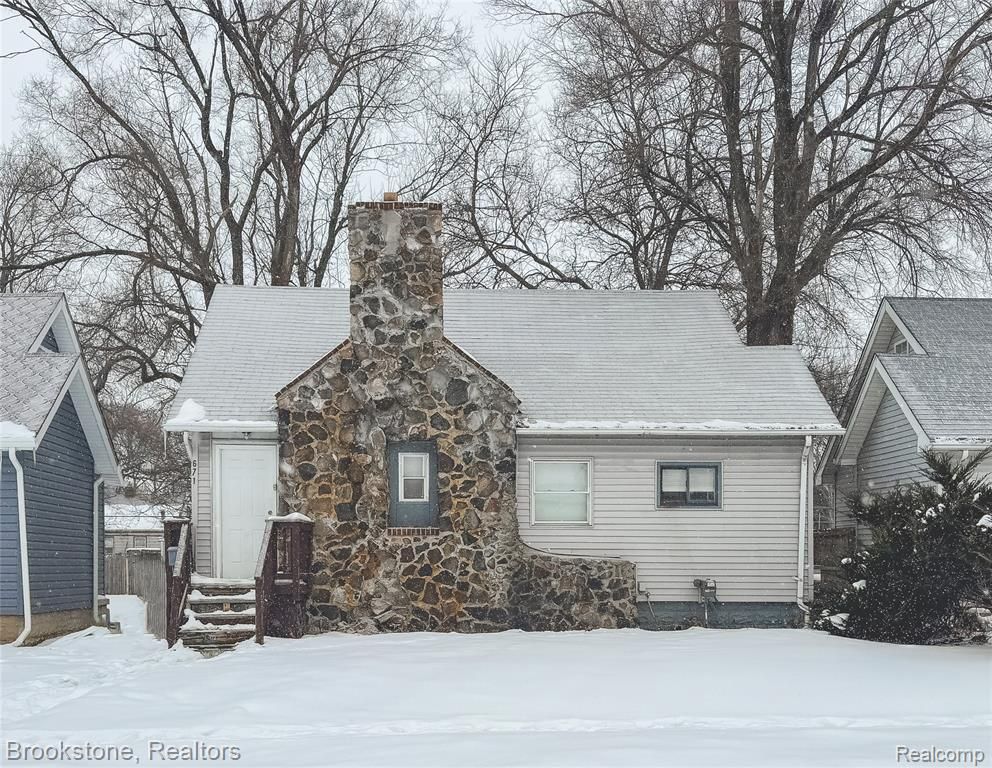 671 E Mansfield Avenue, Pontiac, MI 48340