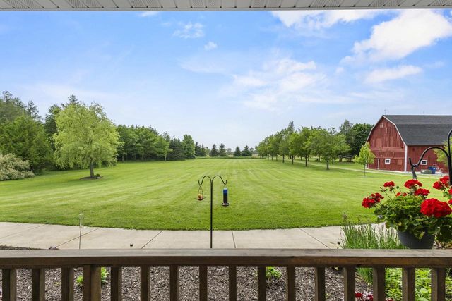 5685 BLAKE ROAD, De Pere, WI 54115