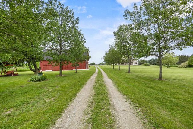 5685 BLAKE ROAD, De Pere, WI 54115