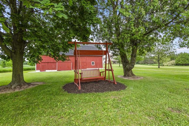 5685 BLAKE ROAD, De Pere, WI 54115