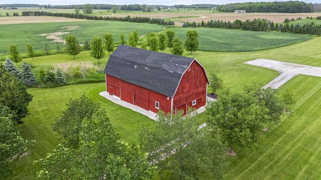 5685 BLAKE ROAD, De Pere, WI 54115