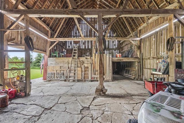 5685 BLAKE ROAD, De Pere, WI 54115