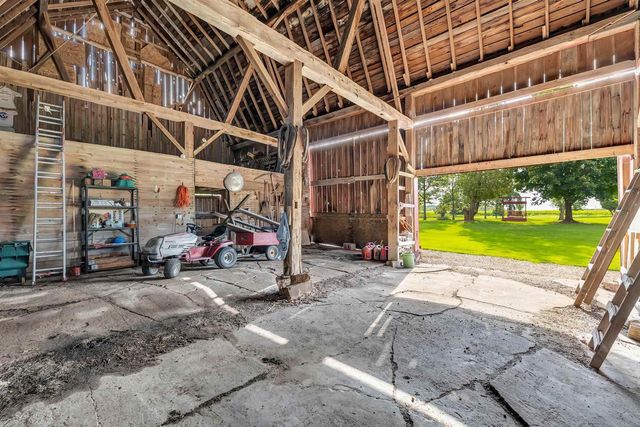 5685 BLAKE ROAD, De Pere, WI 54115