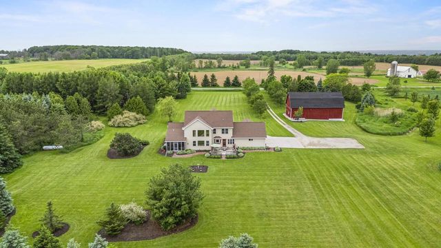 5685 BLAKE ROAD, De Pere, WI 54115