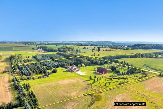 5685 BLAKE ROAD, De Pere, WI 54115