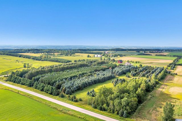 5685 BLAKE ROAD, De Pere, WI 54115