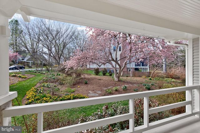 3927 WASHINGTON ST, Kensington, MD 20895