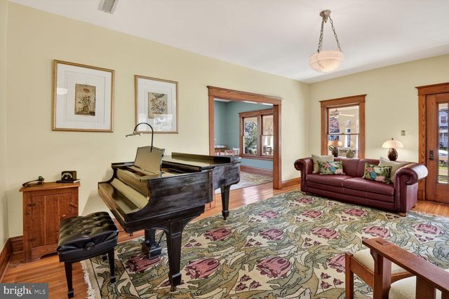 3927 WASHINGTON ST, Kensington, MD 20895