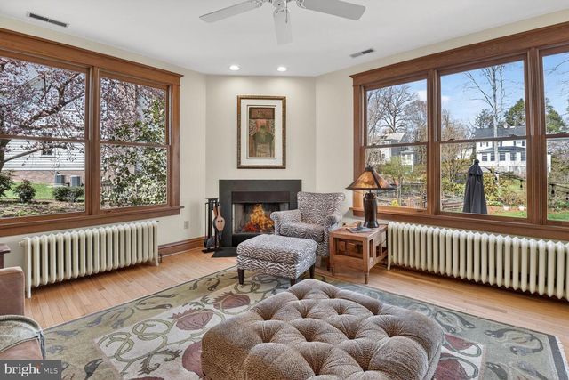 3927 WASHINGTON ST, Kensington, MD 20895