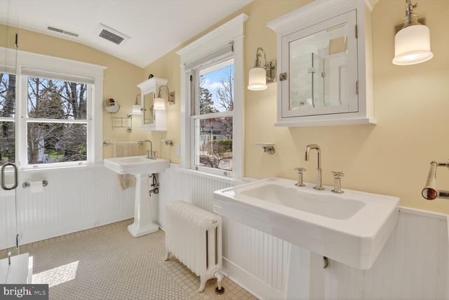 3927 WASHINGTON ST, Kensington, MD 20895