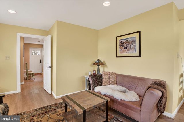 3927 WASHINGTON ST, Kensington, MD 20895