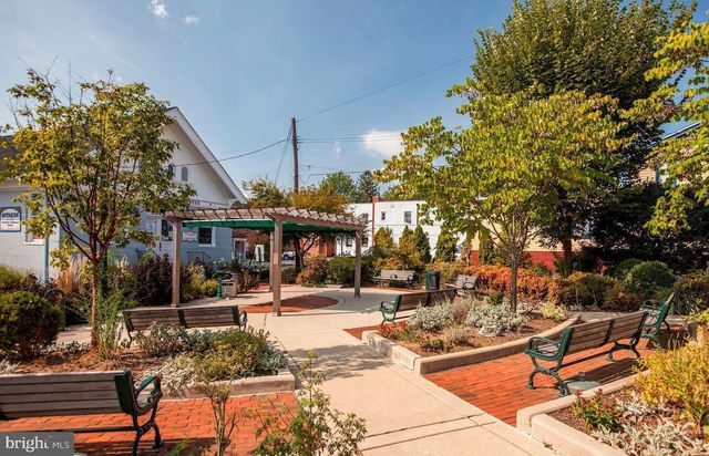 3927 WASHINGTON ST, Kensington, MD 20895