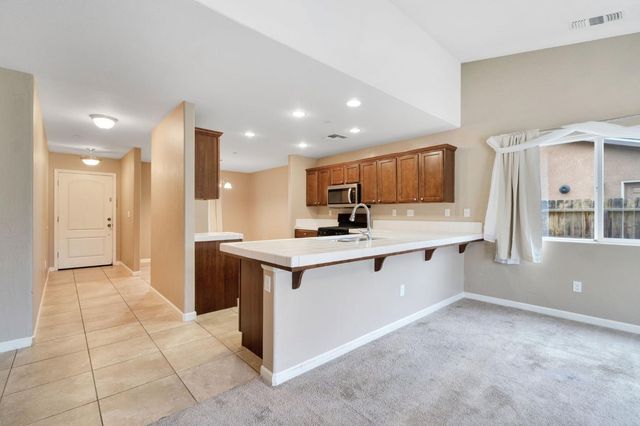 5904 E Fillmore Avenue, Fresno, CA 93727