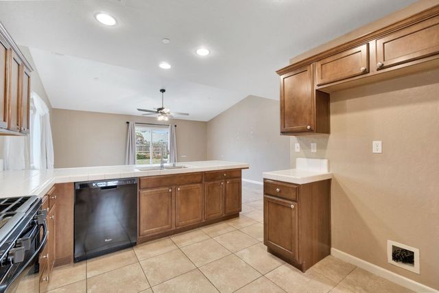 5904 E Fillmore Avenue, Fresno, CA 93727