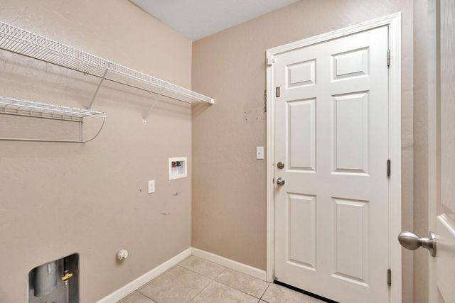 5904 E Fillmore Avenue, Fresno, CA 93727